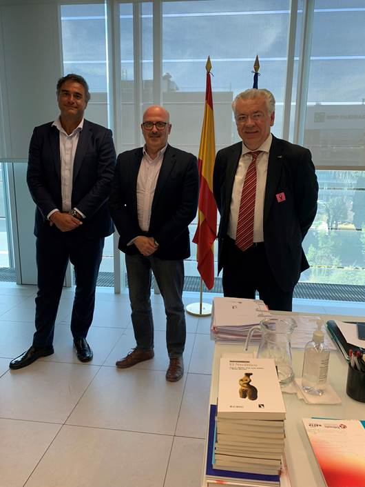 Reunión del presidente de CEIDEN y Consejero del CSN J.Dies junto con el Secretario General Pablo T. León con el presidente de la Agencia Estatal de Investigación Domenec Espriu.
